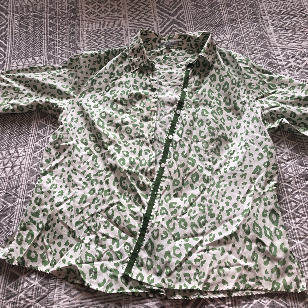 Wrinkle free top - Picture 2 of 5